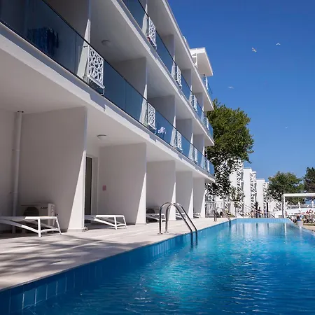 Maritim Paradise Blue 5* אלבנה
